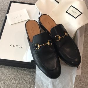 Gucci Betis Glamour Mules in Black